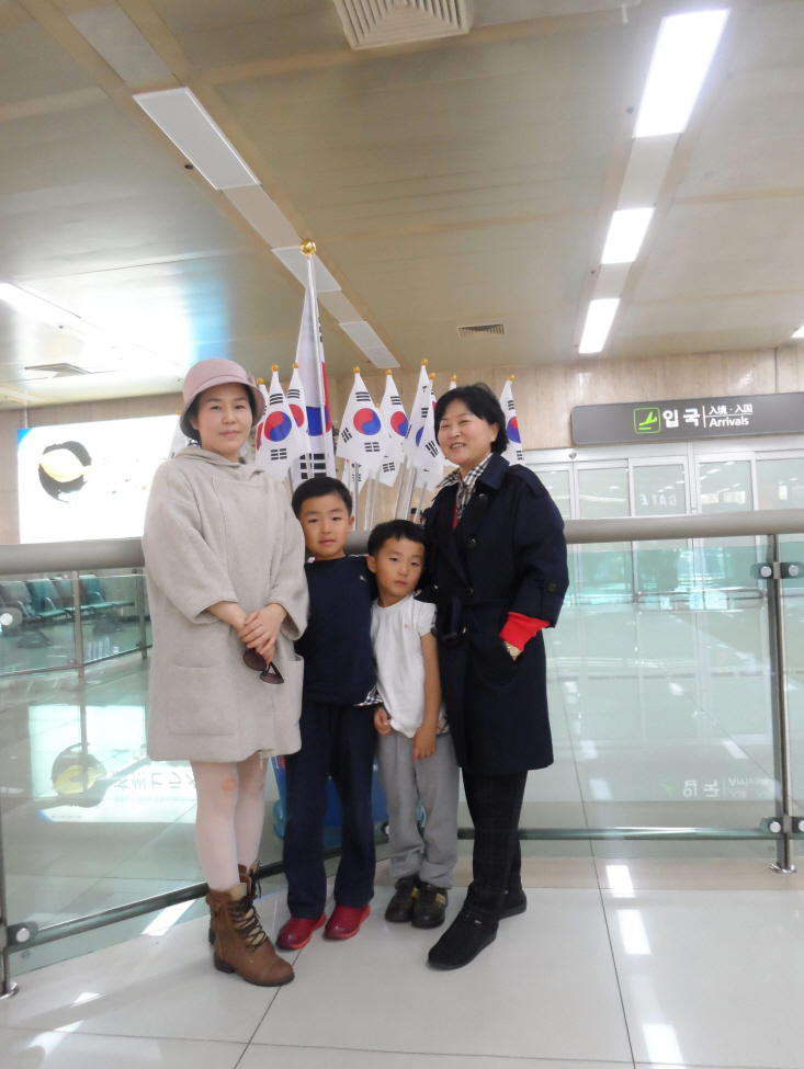 세계대회에서금상수상한 한국학생과함께 김포공항에서